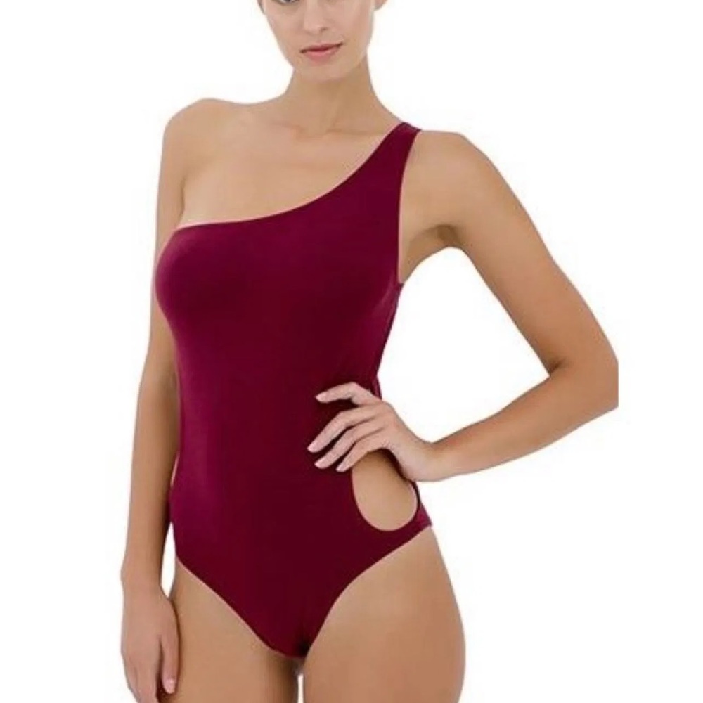 One piece swimming suit